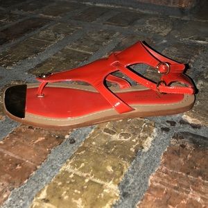T-strap sandal